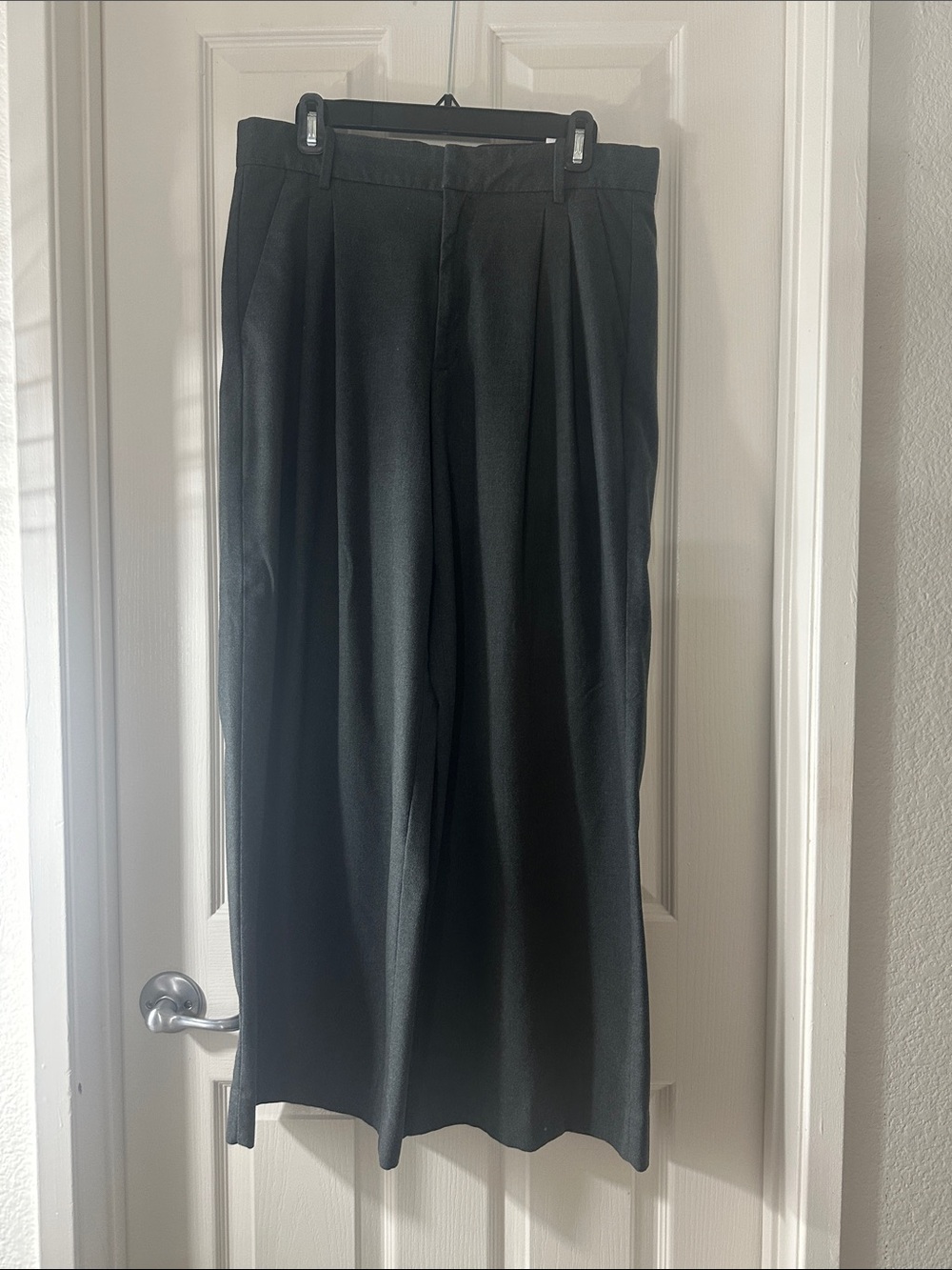 Banana Republic Black Pleated Dress Trousers